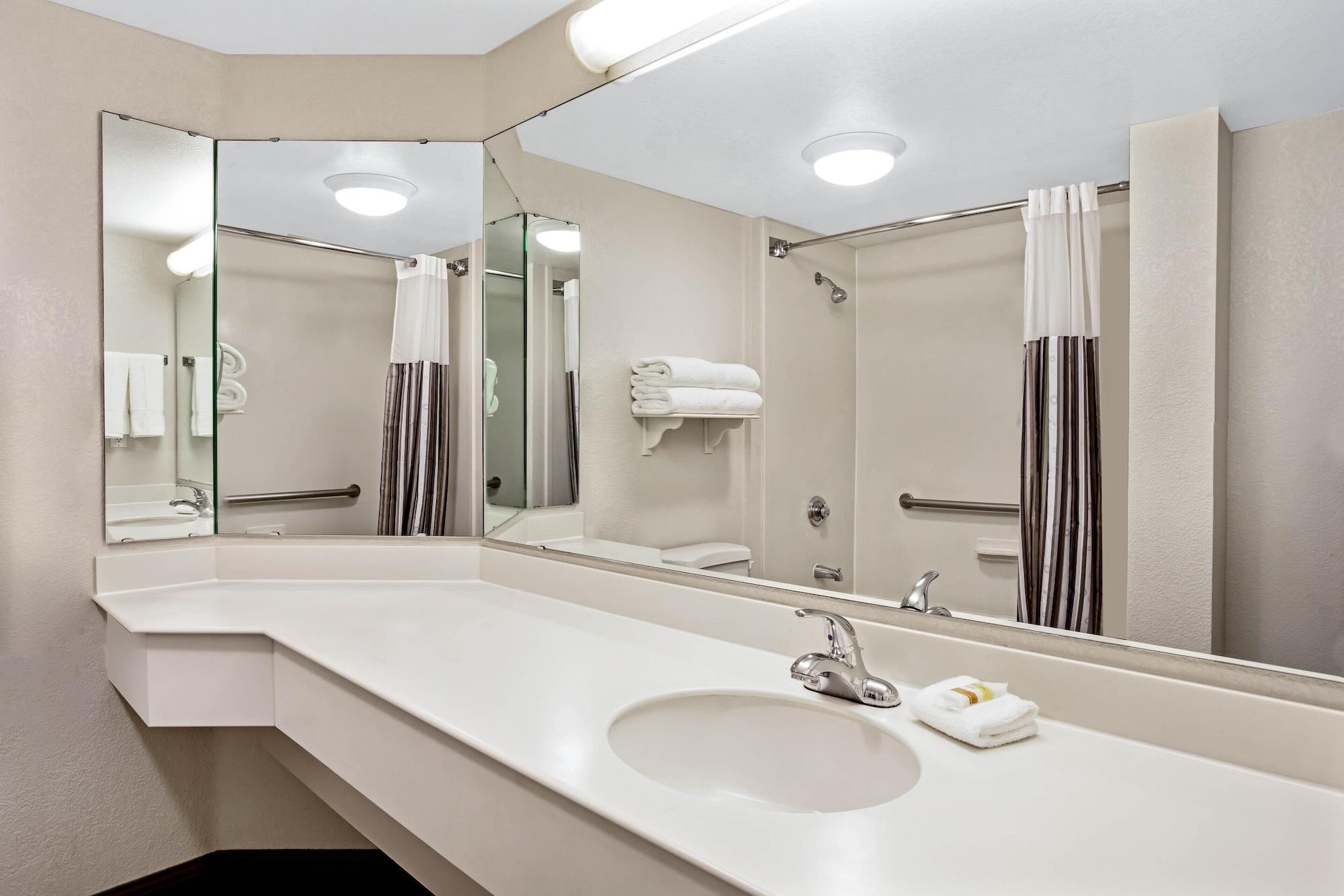 Hotel La Quinta By Wyndham Indianapolis Airport Plainfield Extérieur photo
