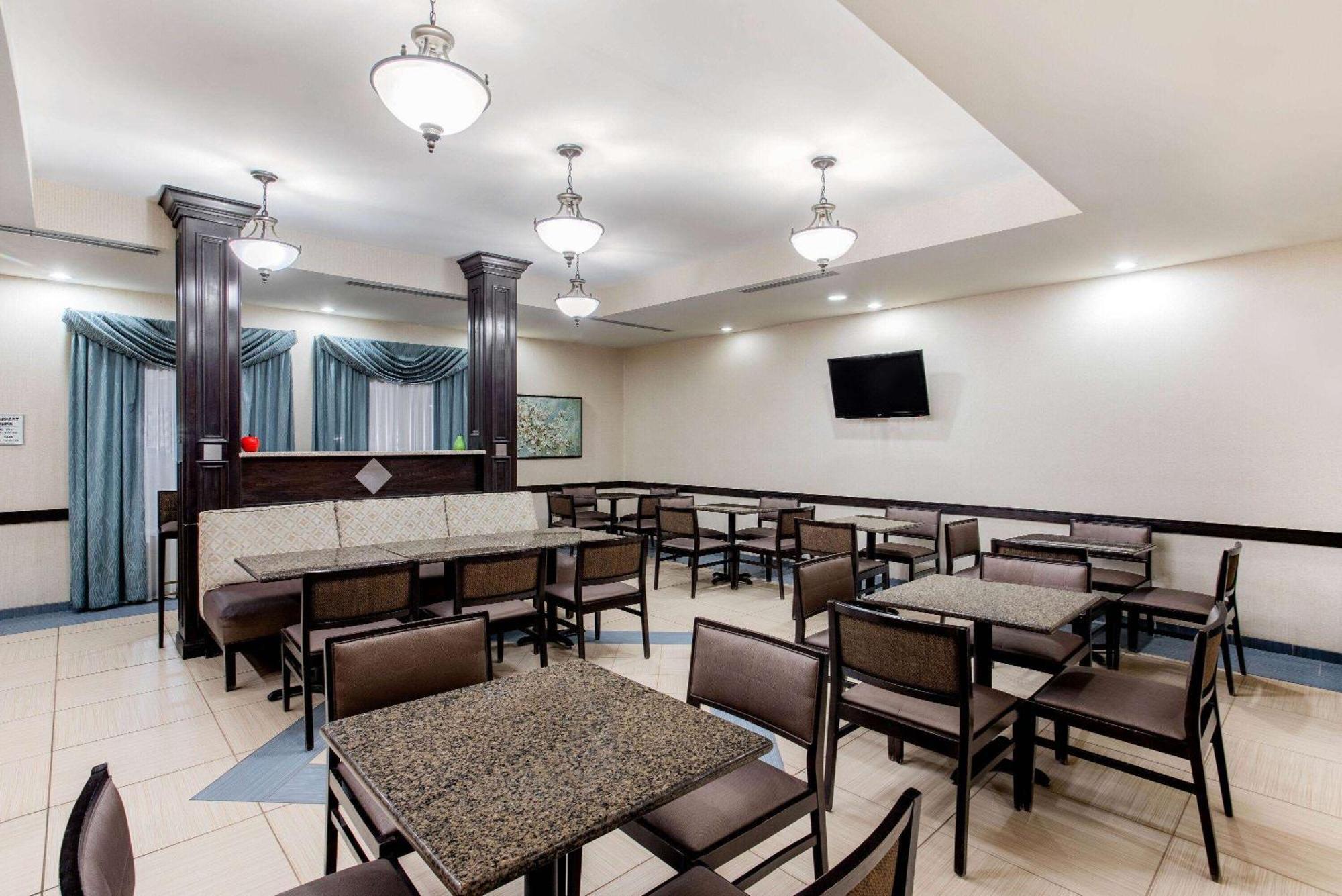 Hotel La Quinta By Wyndham Indianapolis Airport Plainfield Extérieur photo