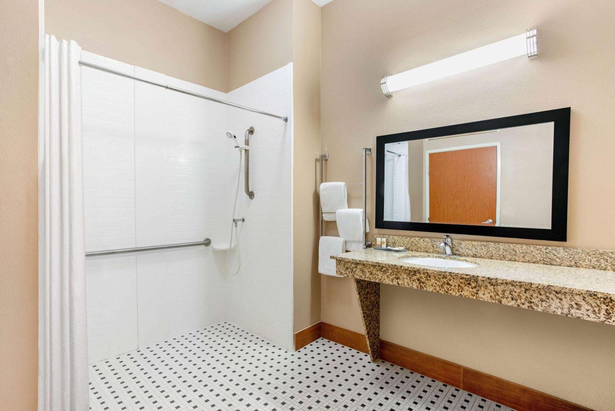 Hotel La Quinta By Wyndham Indianapolis Airport Plainfield Extérieur photo