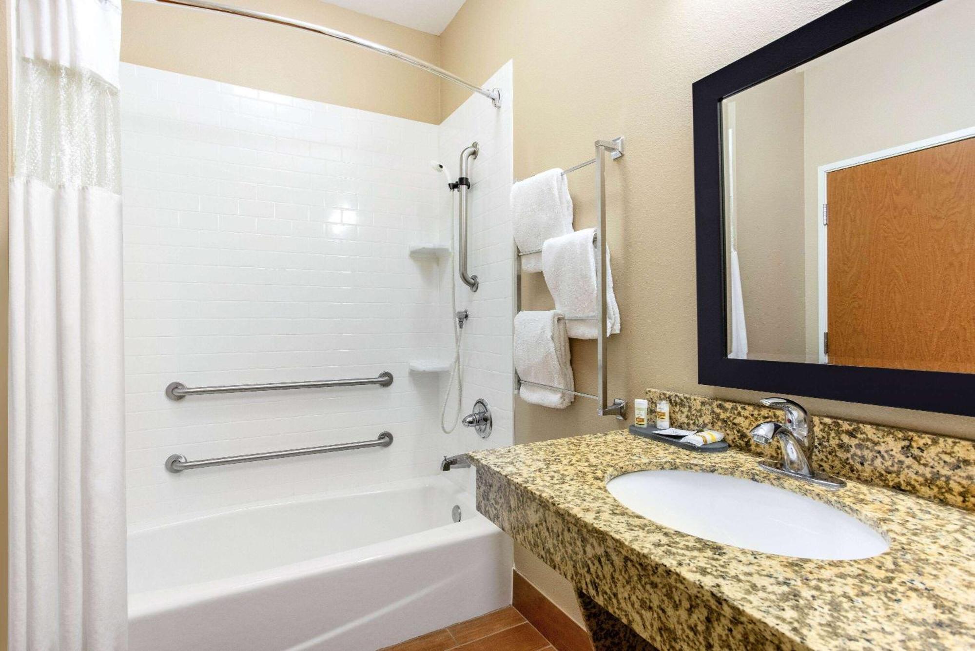 Hotel La Quinta By Wyndham Indianapolis Airport Plainfield Extérieur photo